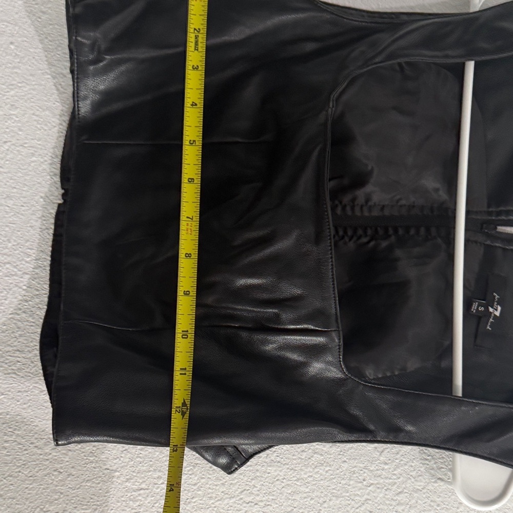 7 for All Man Kind SET - Faux Leather Shorts and Crop - Picture 13 of 13